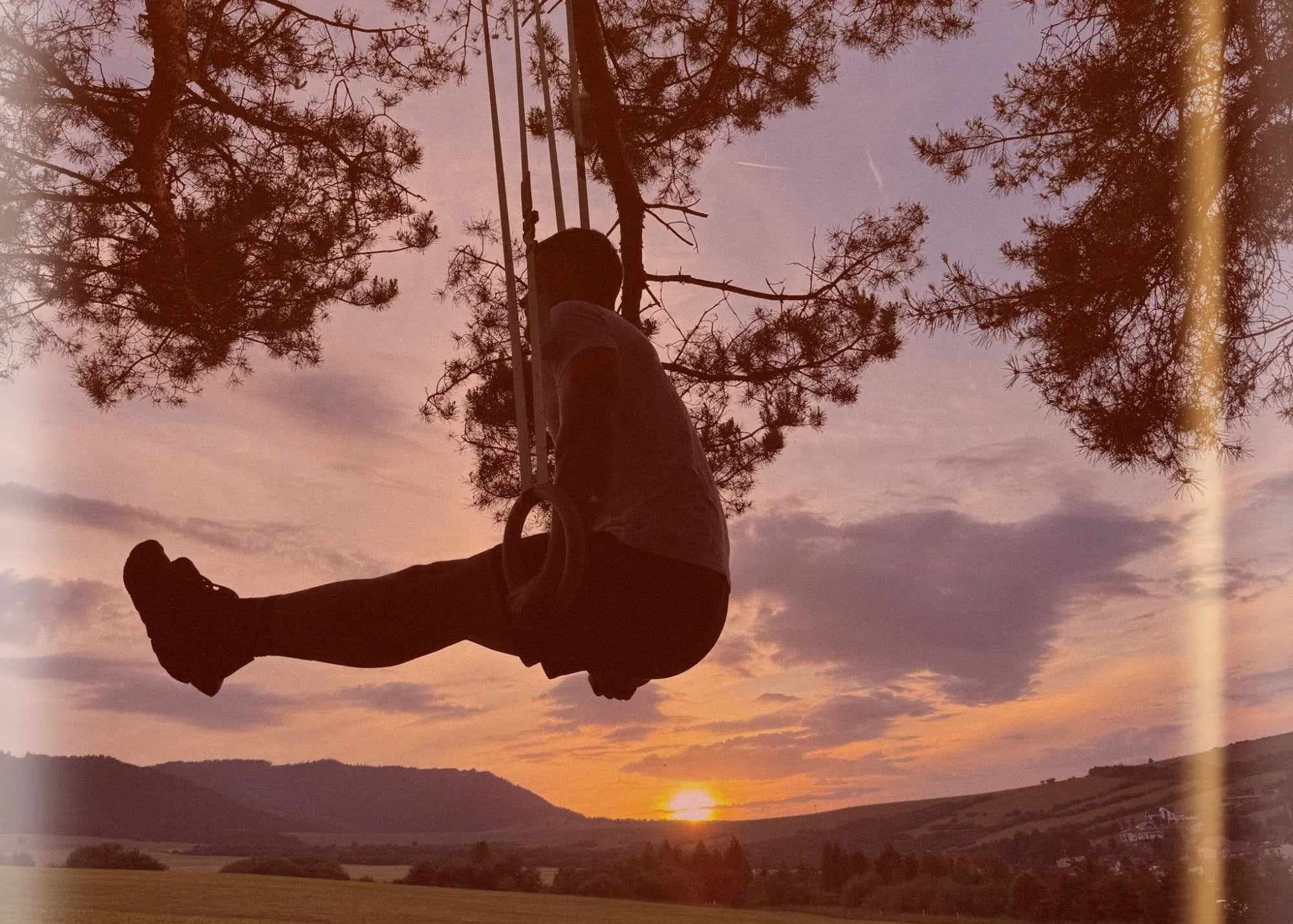 Top-Five-Exercises-You-Can-Do-with-Recycled-Gymnastic-Rings MARMATI