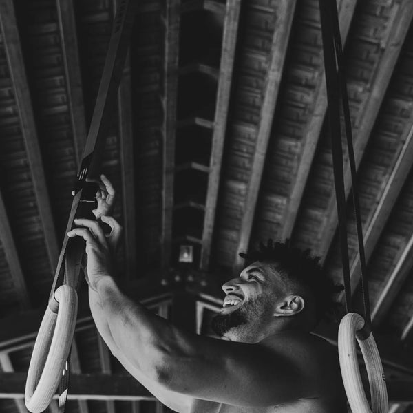 Quick-release buckle on gymnastic rings for fast setup