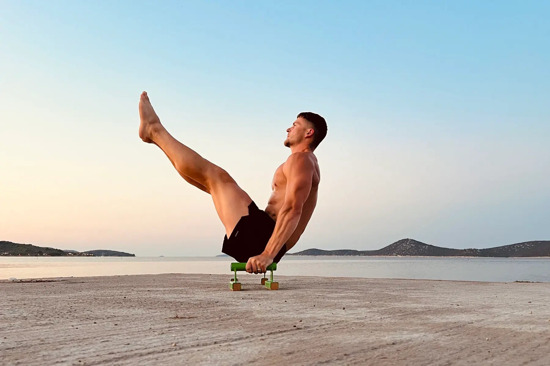 Unchained-Strength-Why-Calisthenics-Is-the-Most-Independent-Way-to-Train MARMATI